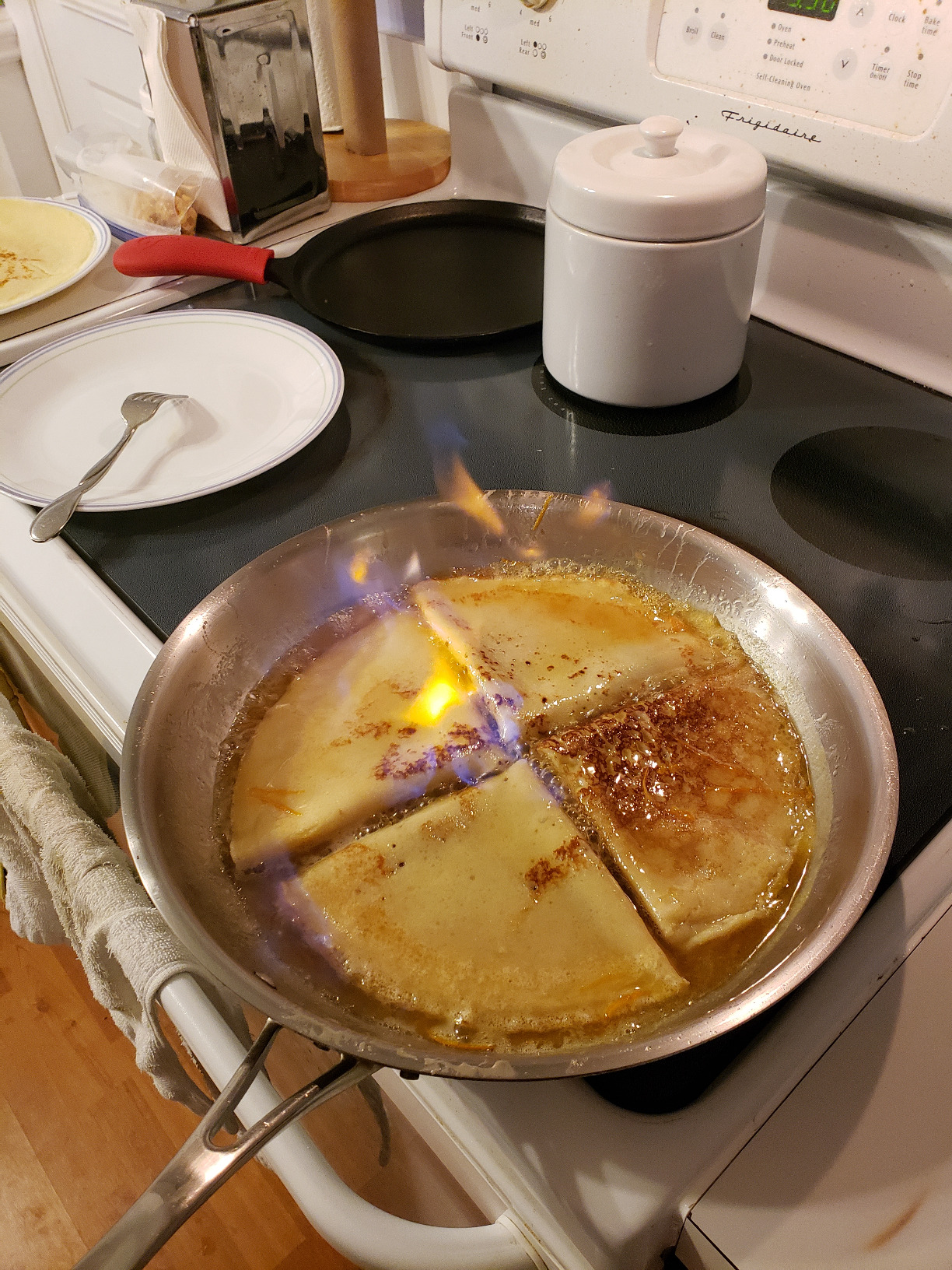 Lodge L9OG3 Cast Iron Round Griddle, Pre-Seasoned, 10.5-inch - Made in USA customer photo 1