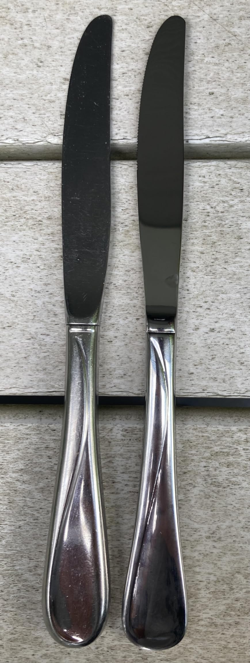 Oneida Silverware Set For 8, Flight 45-Piece Everyday Flatware Set with Serving Utensils, Service For 8, 18/0 Stainless Steel, Dishwasher Safe, Knives Spoons and Forks Set, Dining (Silver, 45 pieces) - Customer Photo 1