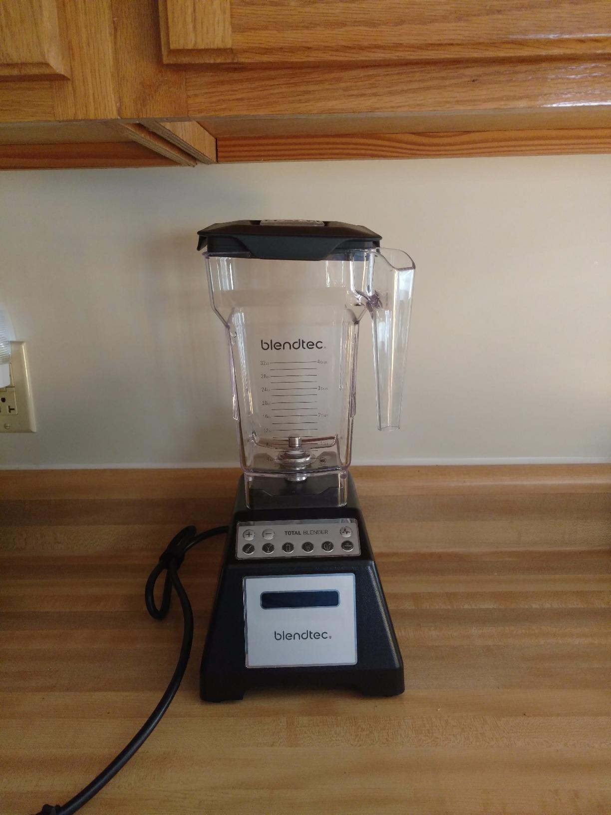 Blendtec Total Classic Original Blender and 75 oz FourSide Blender Jar - Kitchen Blender Bundle - Black - Customer Photo 1