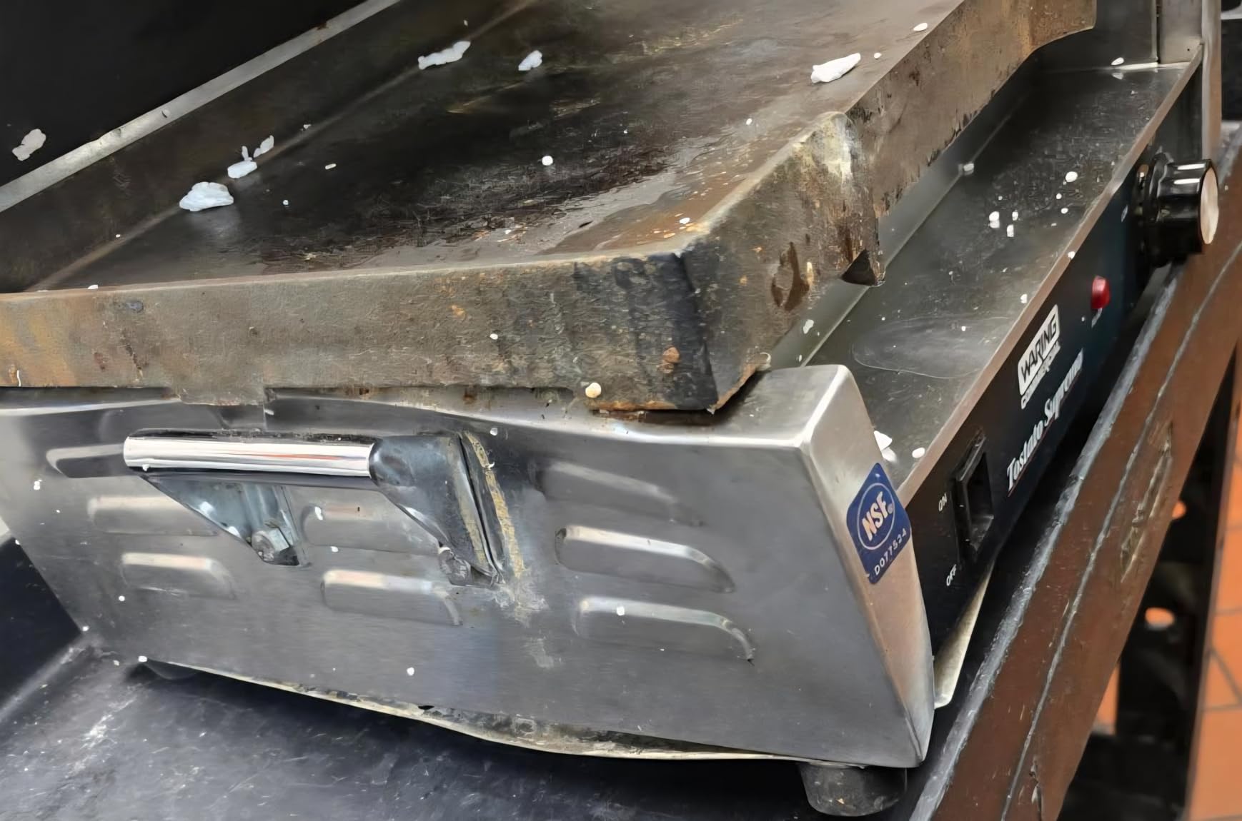 Waring Commercial WFG250 Tostato Supremo® Large Flat Toasting Grill, 120V, 1800W, 5-15 Phase Plug, Silver Customer Review Waring Commercial WFG250 Tostato Supremo® Large Flat Toasting Grill, 120V, 1800W, 5-15 Phase Plug, Silver - Customer Photo 1