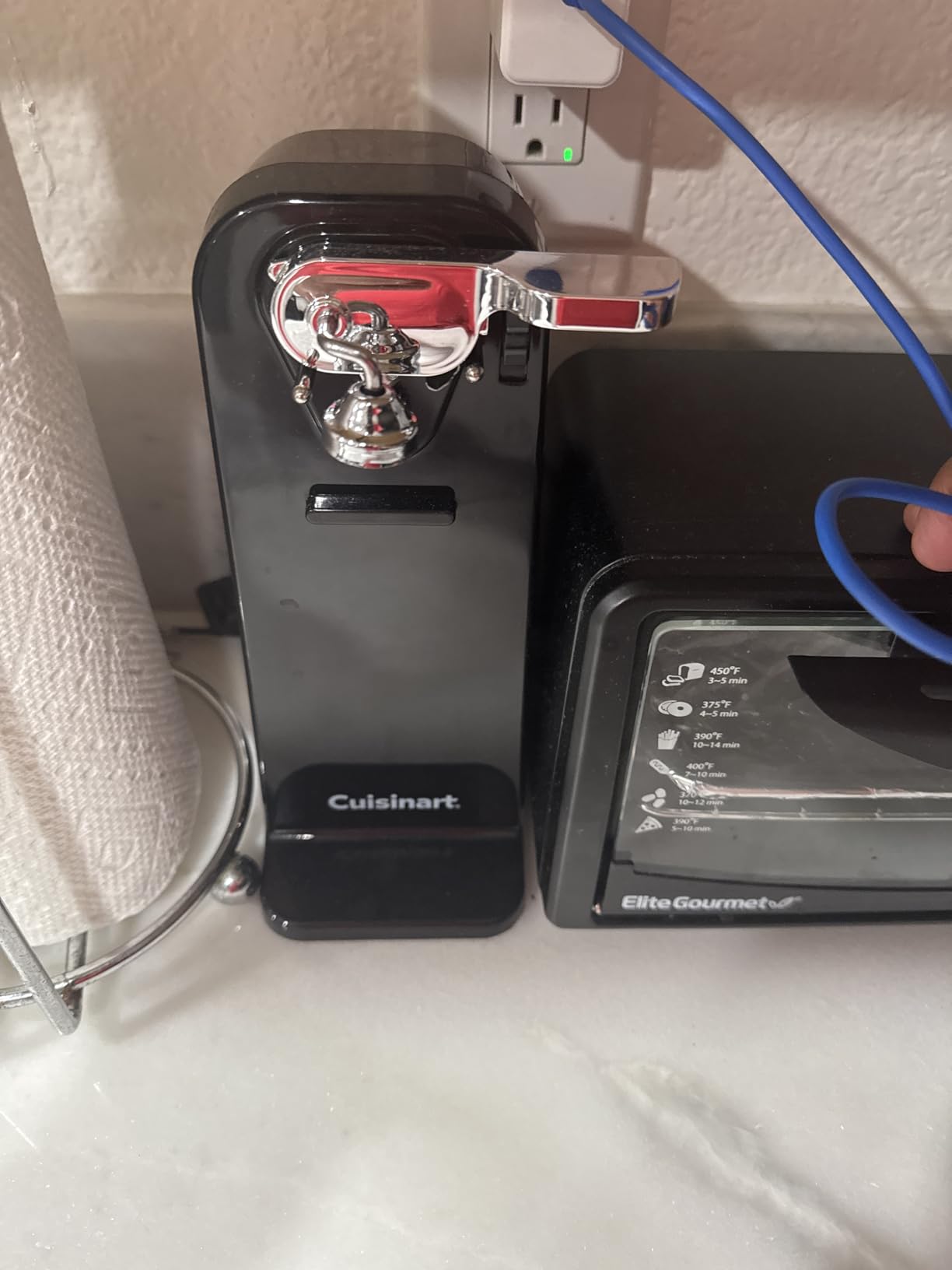 Cuisinart Deluxe Electric Can Opener, Single-Touch Automatic Can Opener, Easy-Clean Detachable Cutting Lever, Nonslip Base, CCO-50BKN, Black - Customer Photo 1