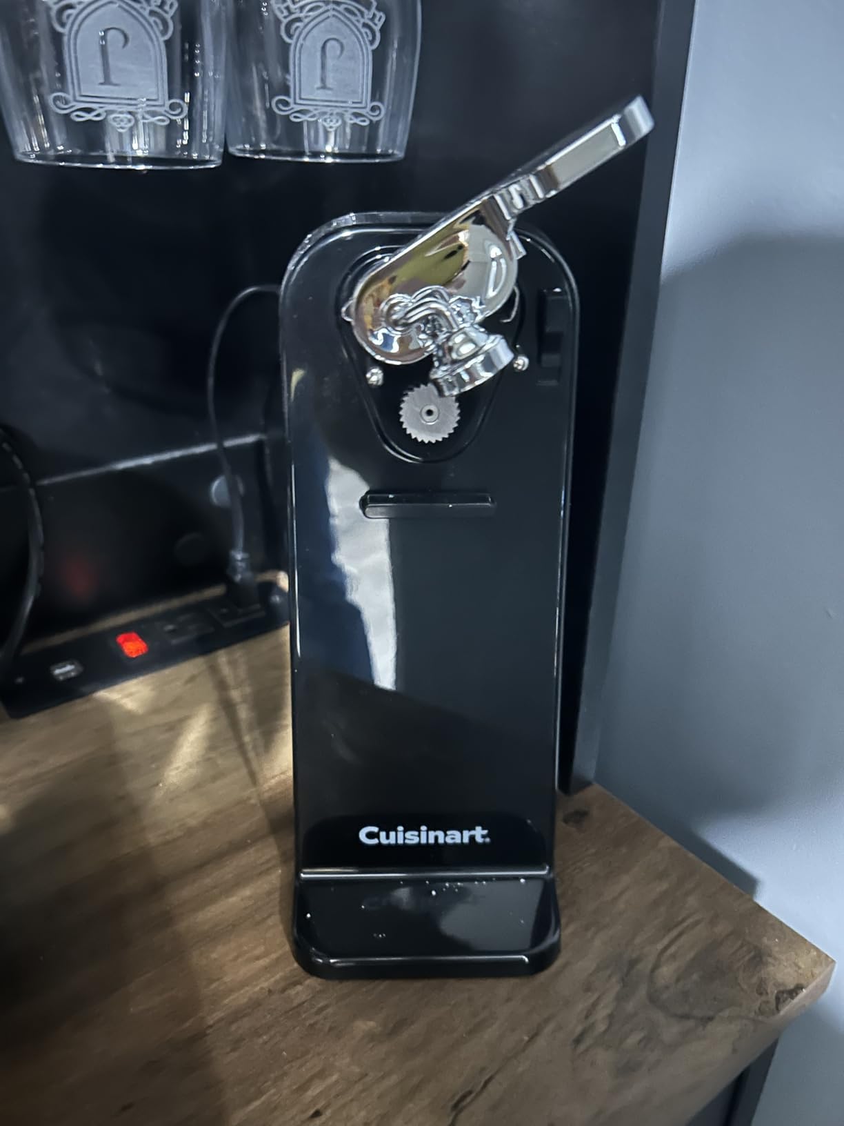 Cuisinart Deluxe Electric Can Opener, Single-Touch Automatic Can Opener, Easy-Clean Detachable Cutting Lever, Nonslip Base, CCO-50BKN, Black - Customer Photo 2