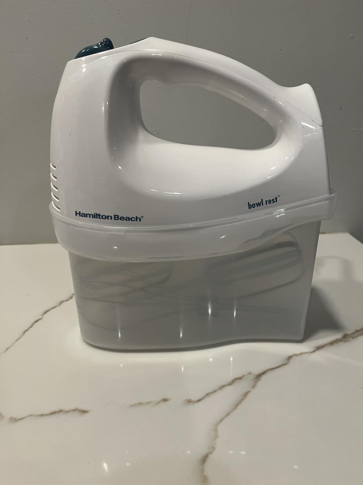Hamilton Beach 6-Speed Electric Hand Mixer with Whisk, Traditional Beaters, Snap-On Storage Case, 250 Watts, White - Customer Photo 3