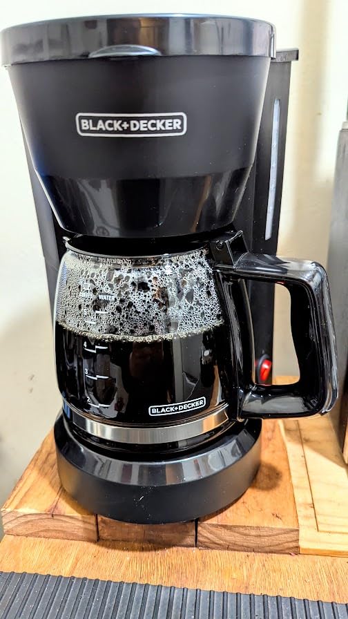 BLACK+DECKER 5-Cup Coffeemaker, DCM600B Black - Customer Photo 1