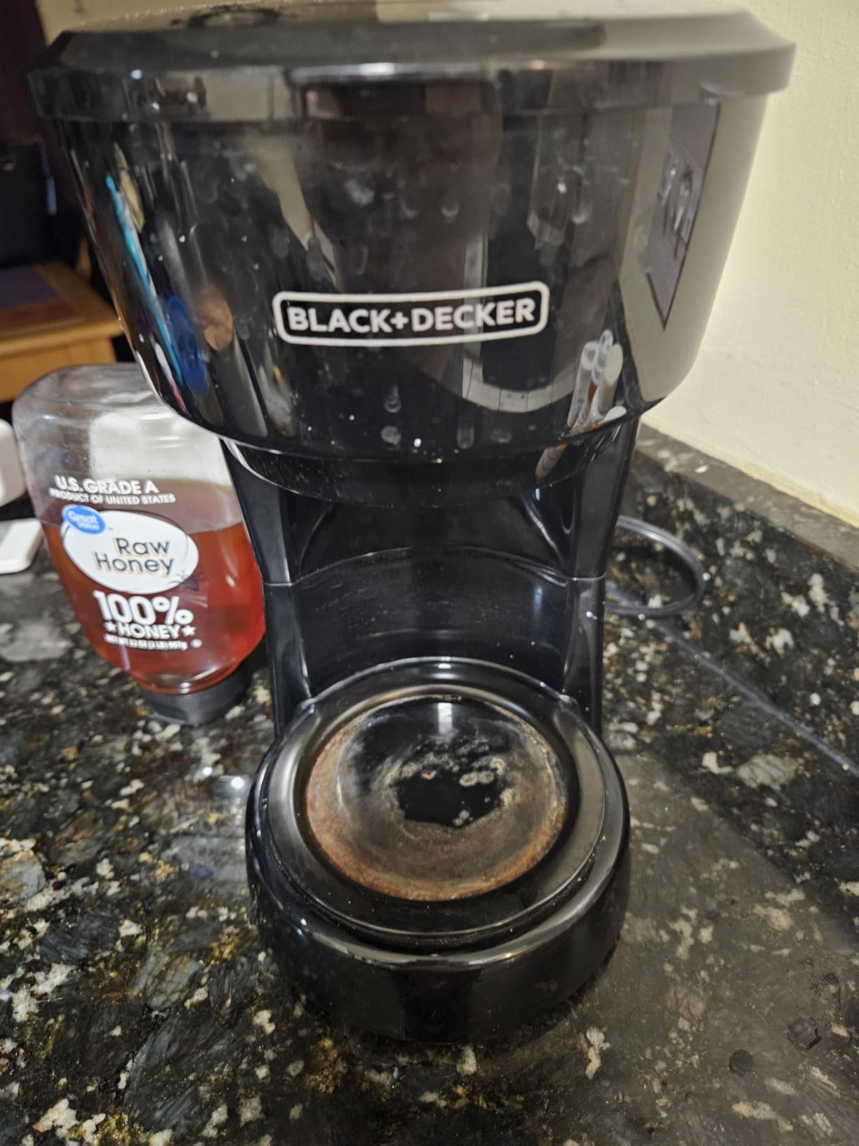 BLACK+DECKER 5-Cup Coffeemaker, DCM600B Black - Customer Photo 2