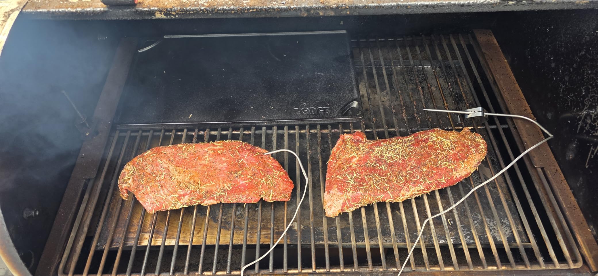 Lodge Double Play Reversible Cast Iron Grill/Griddle - Dual-Sided with Double Burner Configuration for Eggs, Pancakes, Burgers & More - Seasoned, Non-Toxic Cookware - Heavy-Duty Grill Pan - Black customer photo 2