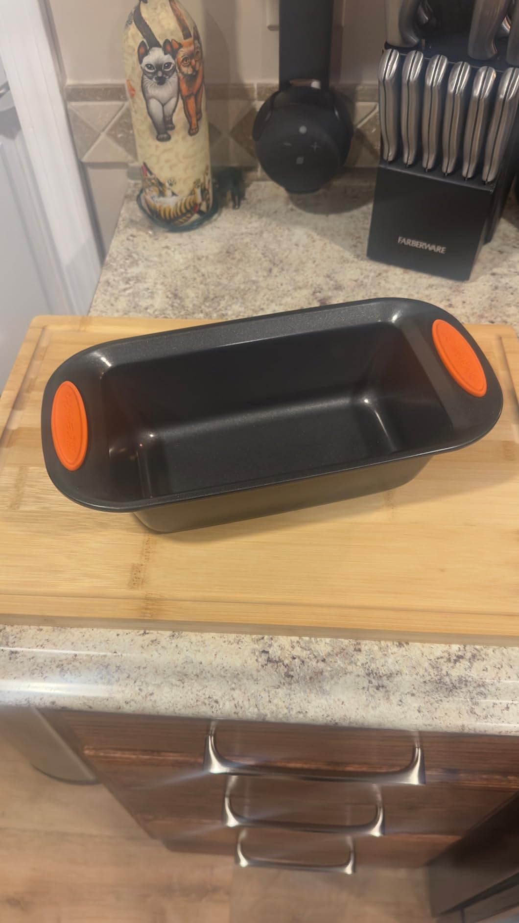 Rachael Ray Yum-o! Bakeware Oven Lovin' Nonstick Loaf Pan, 9-Inch by 5-Inch Steel Pan, Gray with Orange Handles customer photo 1