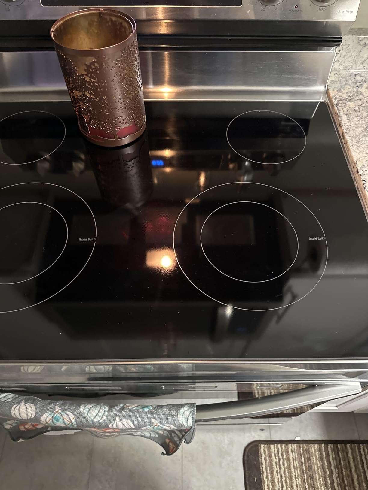HOPE'S Perfect Cooktop Glass and Ceramic Cooktop and Stove Top Cleaner, Fast Acting and Removes Burnt on Stains from Glass Ceramic Smooth Top Ranges with its No Rinse Formula, 10.6 Oz, Pack of 1 - Customer Photo 1