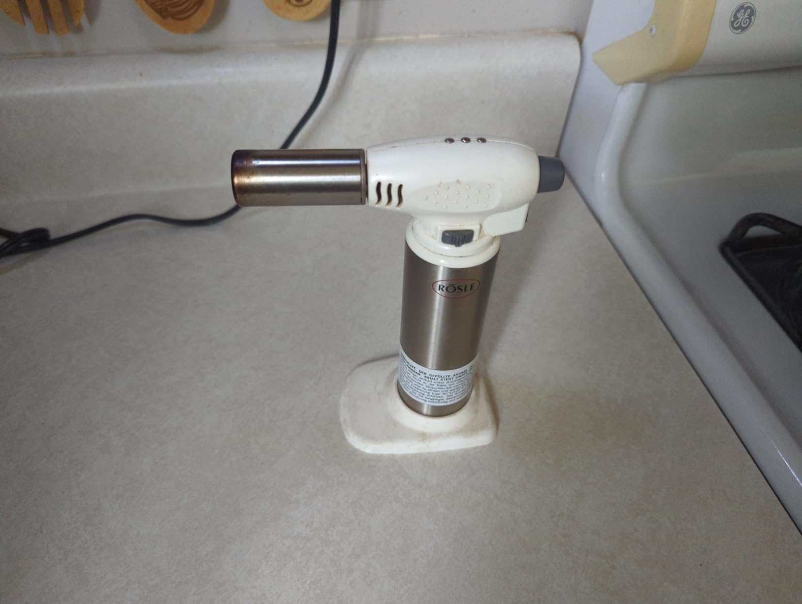Rösle 12844 Crème Brulee Butane/Propane Adjustable Kitchen Cooking Torch 6.5 in. customer photo 2
