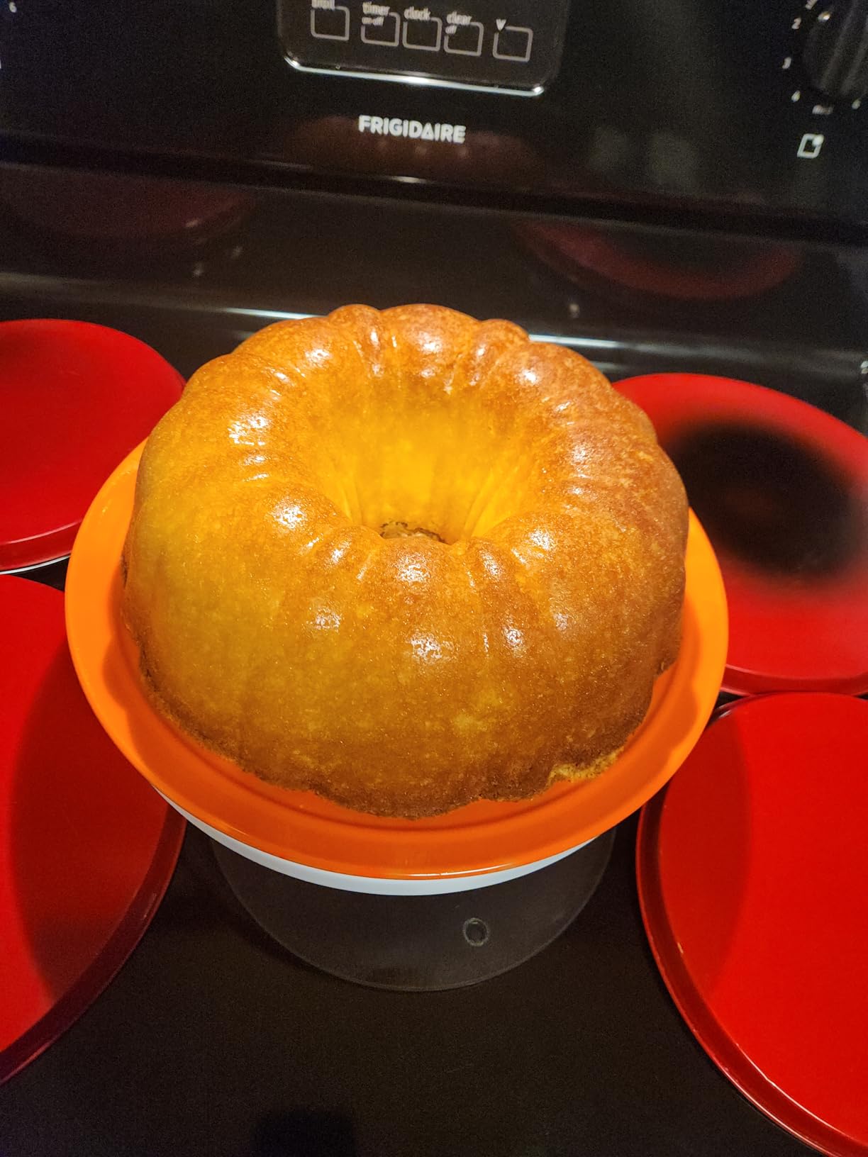 Wilton Gold Non-Stick 9.49 in Fluted Tube Cake Pan, Stainless Steel Bakeware, Made without PFAS customer photo 1