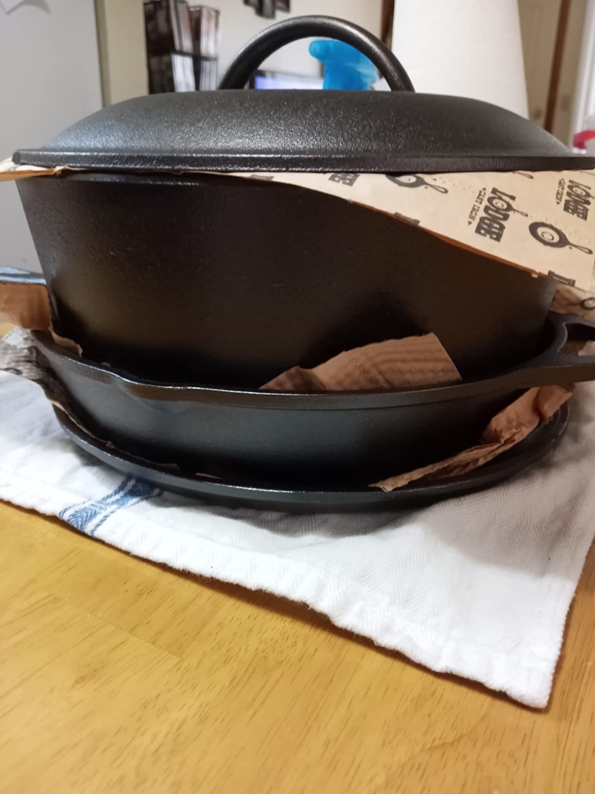 Lodge Cast Iron Set - Pre-Seasoned Kitchen Set - Skillets, Griddle & Dutch Oven Included customer photo 1