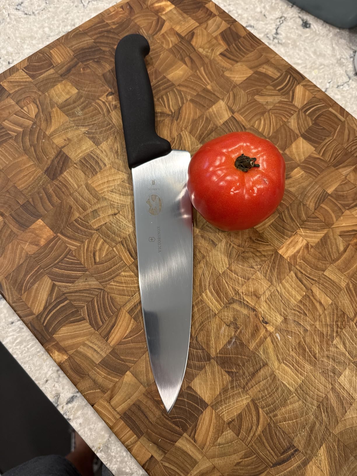 Victorinox Swiss Army Fibrox Chef's Knife Black 8 in - Customer Photo 3