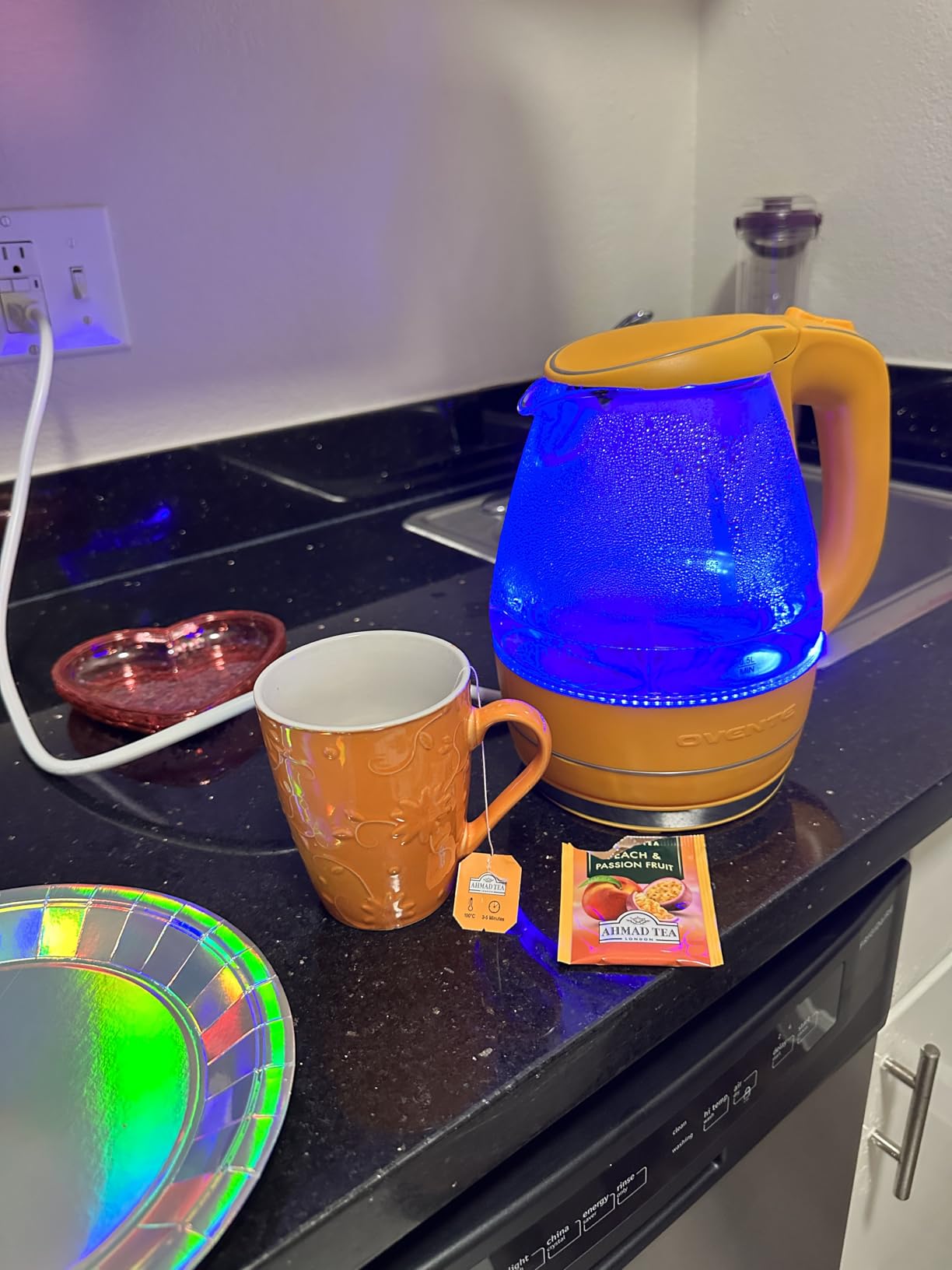 OVENTE Electric Kettle, 1.5L Borosilicate Glass Countertop Water Heater and Boiler for Coffee or Tea, BPA-Free, Auto Shut-Off, Boil-Dry Protection, Removable and Washable Spout Filter, Black KG83B - Customer Photo 0