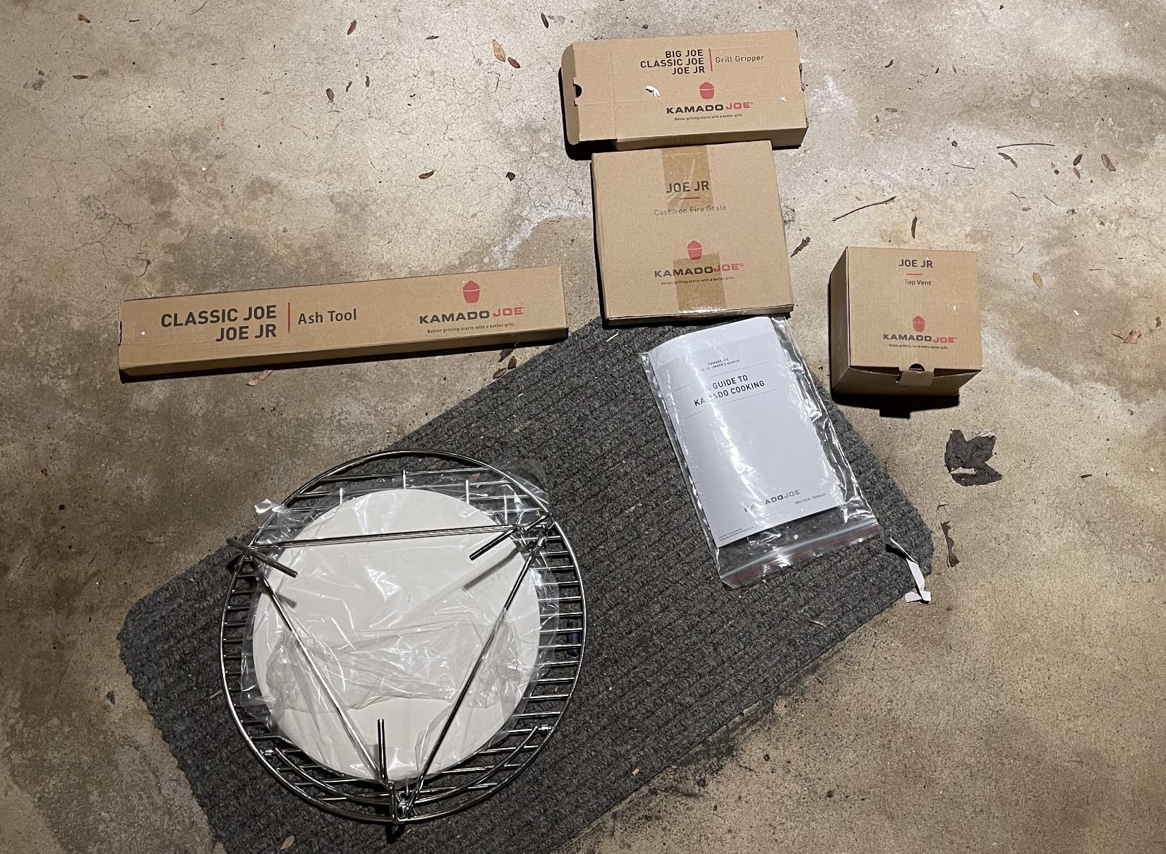 Kamado Joe Joe Jr 13.5-inch Portable Ceramic Charcoal Grill with Grill Stand, Stainless Steel Cooking Grate, Heat Deflectors and Ash Tool in Red, Model KJ13RH - Customer Photo 1