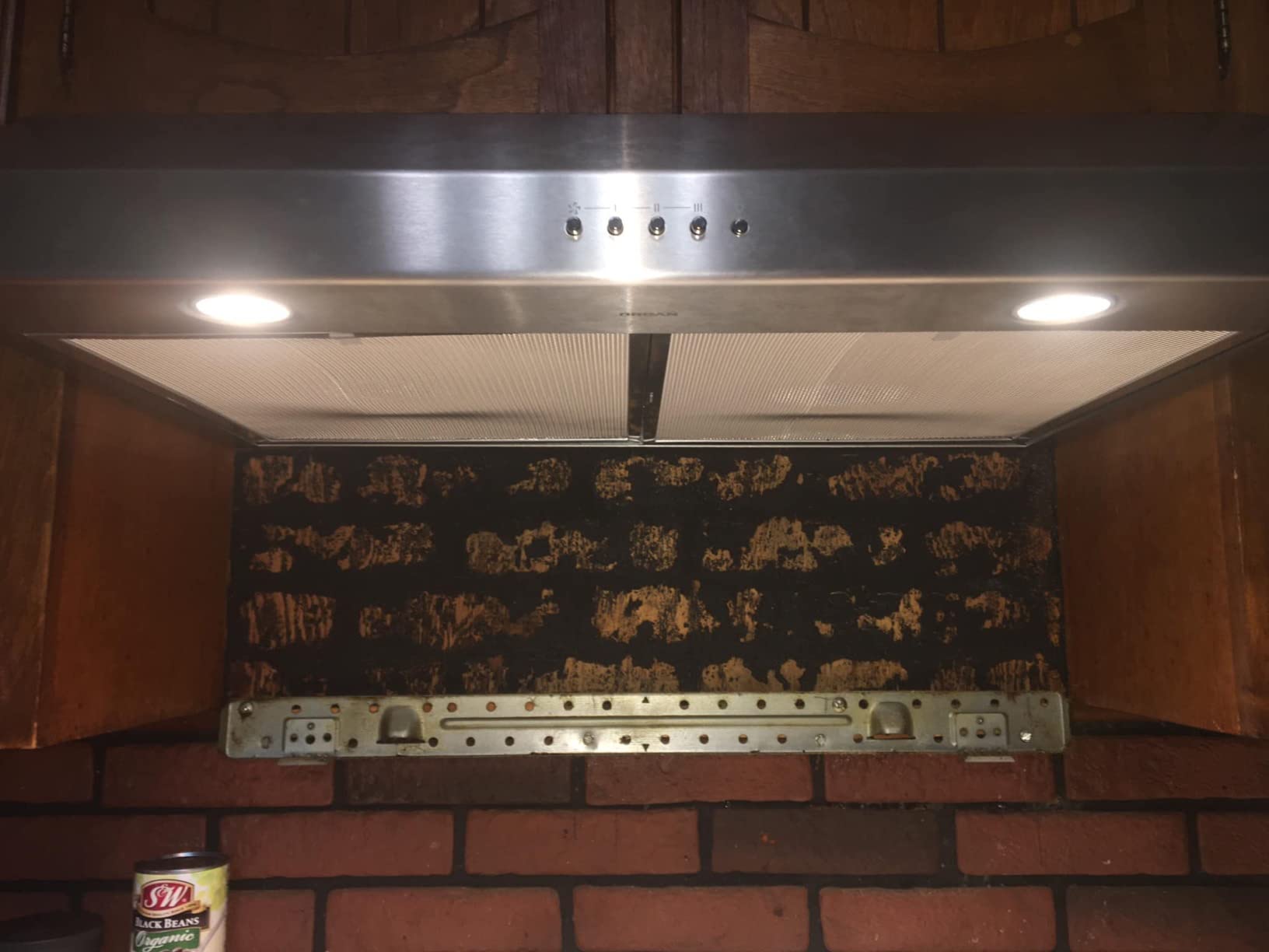 Broan-NuTone BCSQ130SS Three-Speed Glacier Under-Cabinet Range Hood with LED Lights ADA Capable, 1.5 Sones, 375 Max Blower CFM, 30-Inch, Stainless Steel - Customer Photo 4