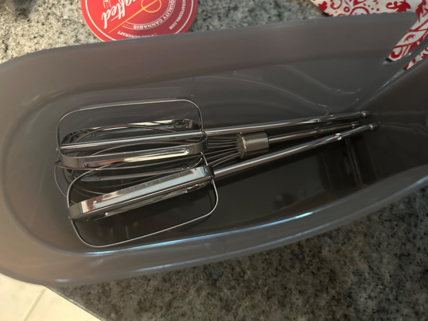 Hamilton Beach Power Deluxe 6-Speed Electric Hand Mixer with Snap-On Storage Case, QuickBurst, Beaters, Whisk, Powerful 250 Watt Motor, Bowl Rest, Black (62692) - Customer Photo 2