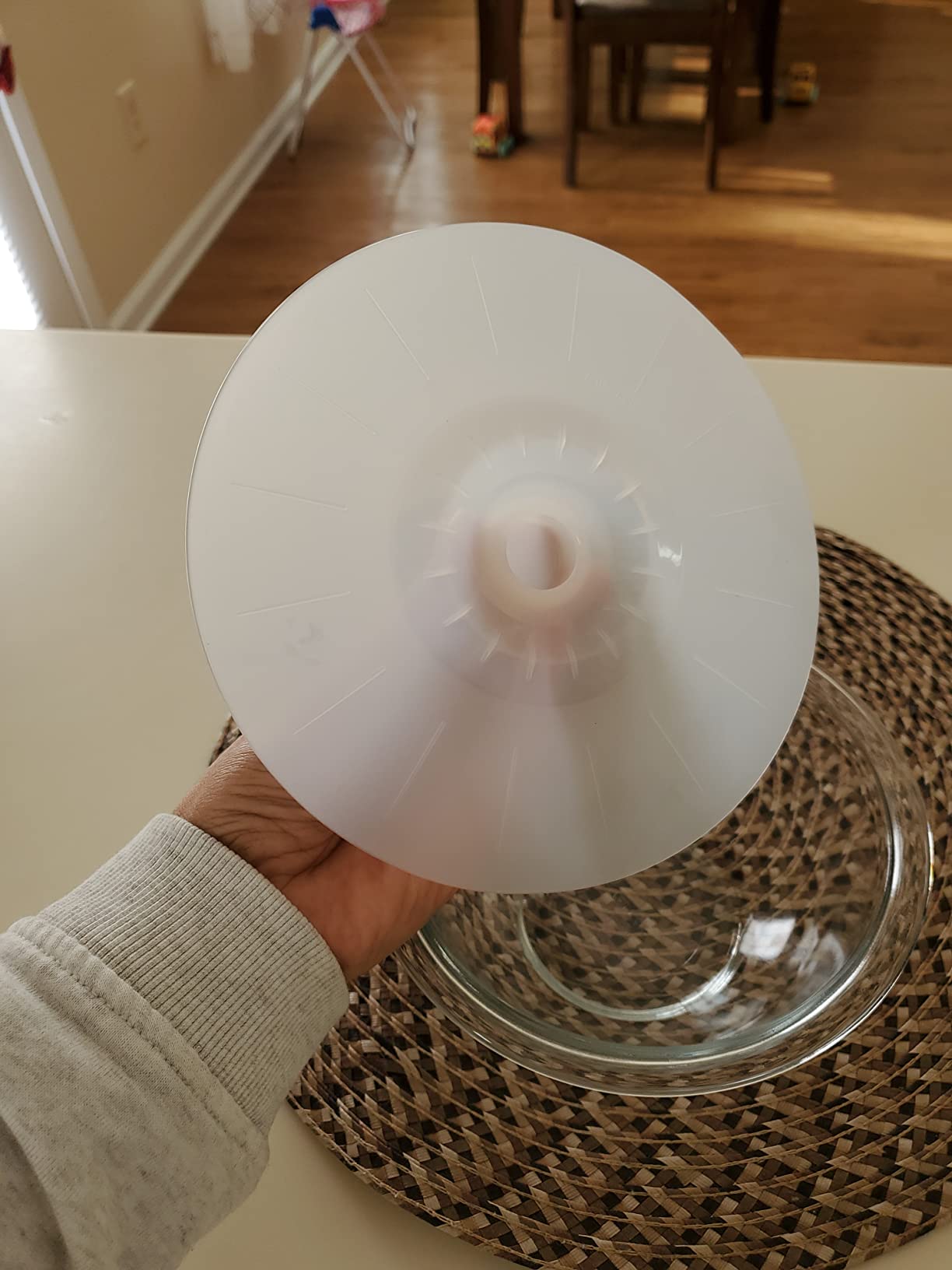 Silicone Bowl Lids Blue Set of 5 Reusable Suction Seal Covers for Bowls, Pots, Cups. Food Safe. Natural grip, interlocking handles for easy use and storage. customer photo 1