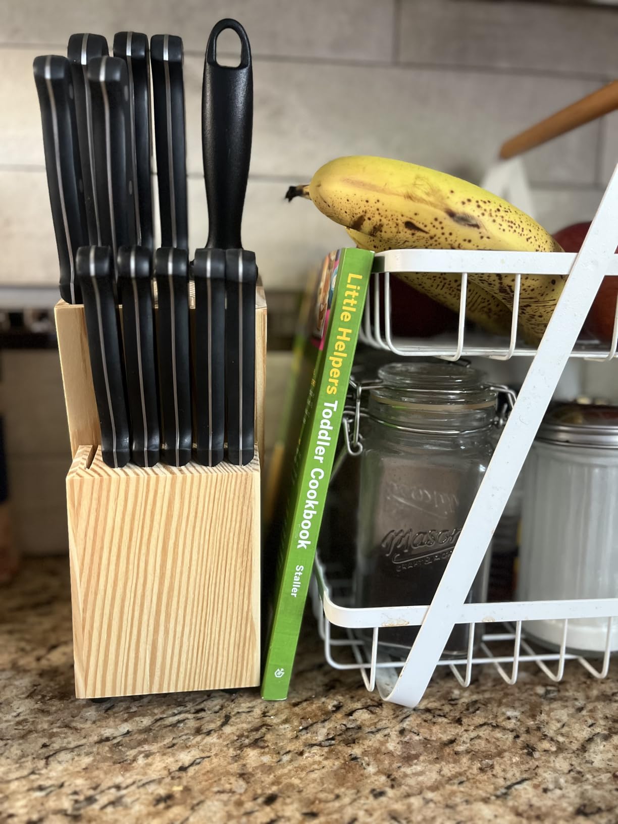 Amazon Basics 14-Piece High Carbon Stainless Steel Kitchen Knife Set with Full Tang Construction, Ergonomic Handles, Sharpener and Pinewood Block, Black customer photo 1