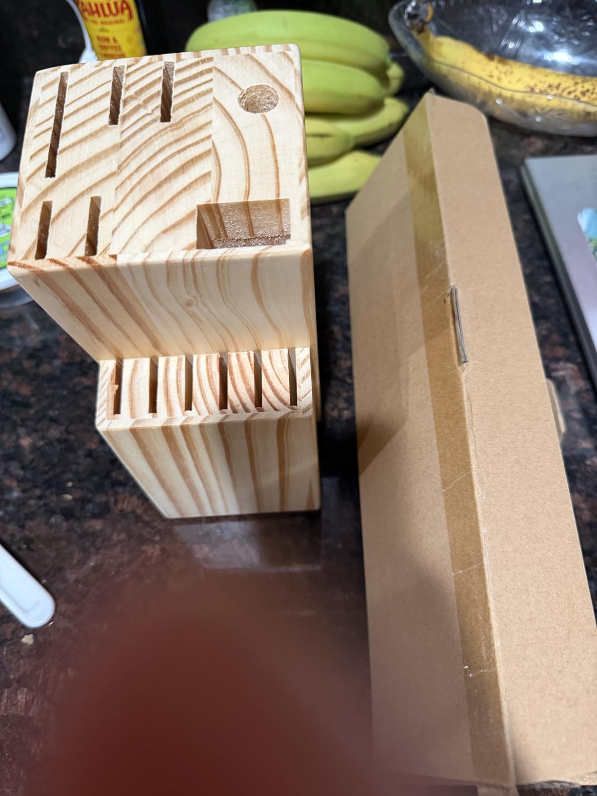 Amazon Basics 14-Piece High Carbon Stainless Steel Kitchen Knife Set with Sharpener and Pinewood Block, Black - Customer Photo 5