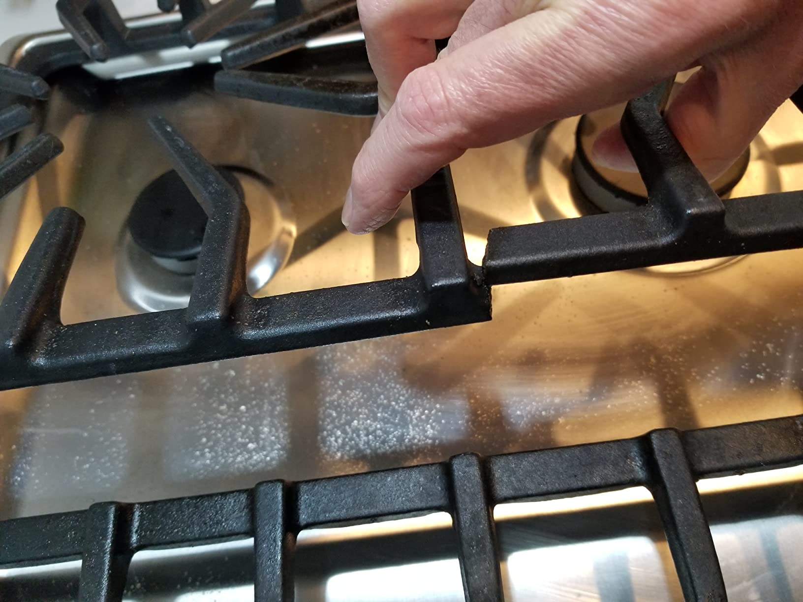 Frigidaire Gallery 36 Inch Stainless Steel Gas Cooktop, 5-Burner Range with Liquid Propane Cooktop Conversion Kit, FGGC3645QS - Customer Photo 2