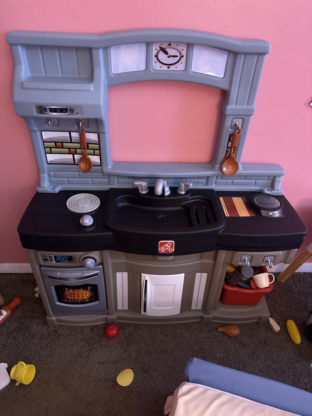 Step2 Best Chefs Kids Kitchen Playset, Indoor/Outdoor Kitchenette, Interactive Play with Lights and Sounds, Made of Durable Plastic, Includes 25 Piece Toy Accessories, For Toddlers 2+ Years Old - Customer Photo 4
