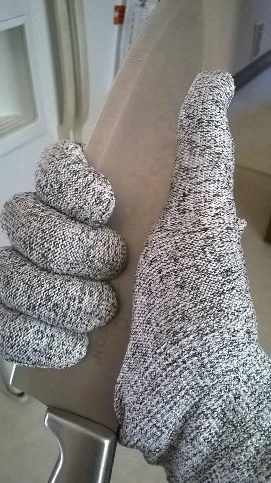 Cut Resistant Gloves, Level 5 Protection, Kitchen Cut Gloves for Meat, Shucking, Fillet, Mandolin Slicing, Carving, 1 Pair, XL - Customer Photo 2
