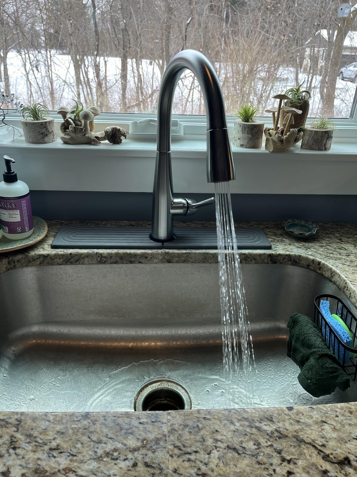 Delta Essa Brushed Nickel Touch Kitchen Faucet with Pull Down Sprayer, Modern Single Hole Touch On Kitchen Sink Faucet, Single Handle, Arctic Stainless 9113T-AR-DST - Customer Photo 1