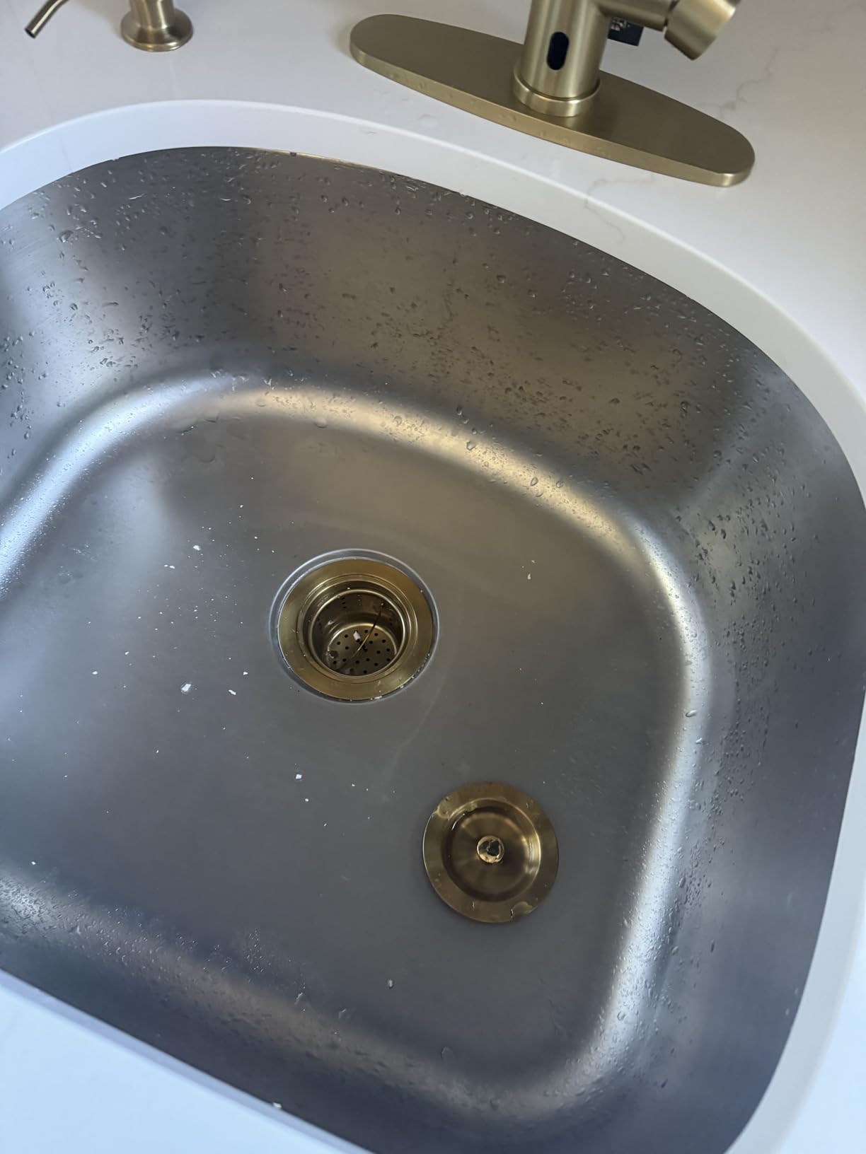 3-1/2 Inch Sink Drain Assembly Kit, Removable Deep Sink Strainer Basket with Sink Stopper/Sealing Lid Customer Review 3-1/2 Inch Sink Drain Assembly Kit, Removable Deep Sink Strainer Basket with Sink Stopper/Sealing Lid - Customer Photo 3