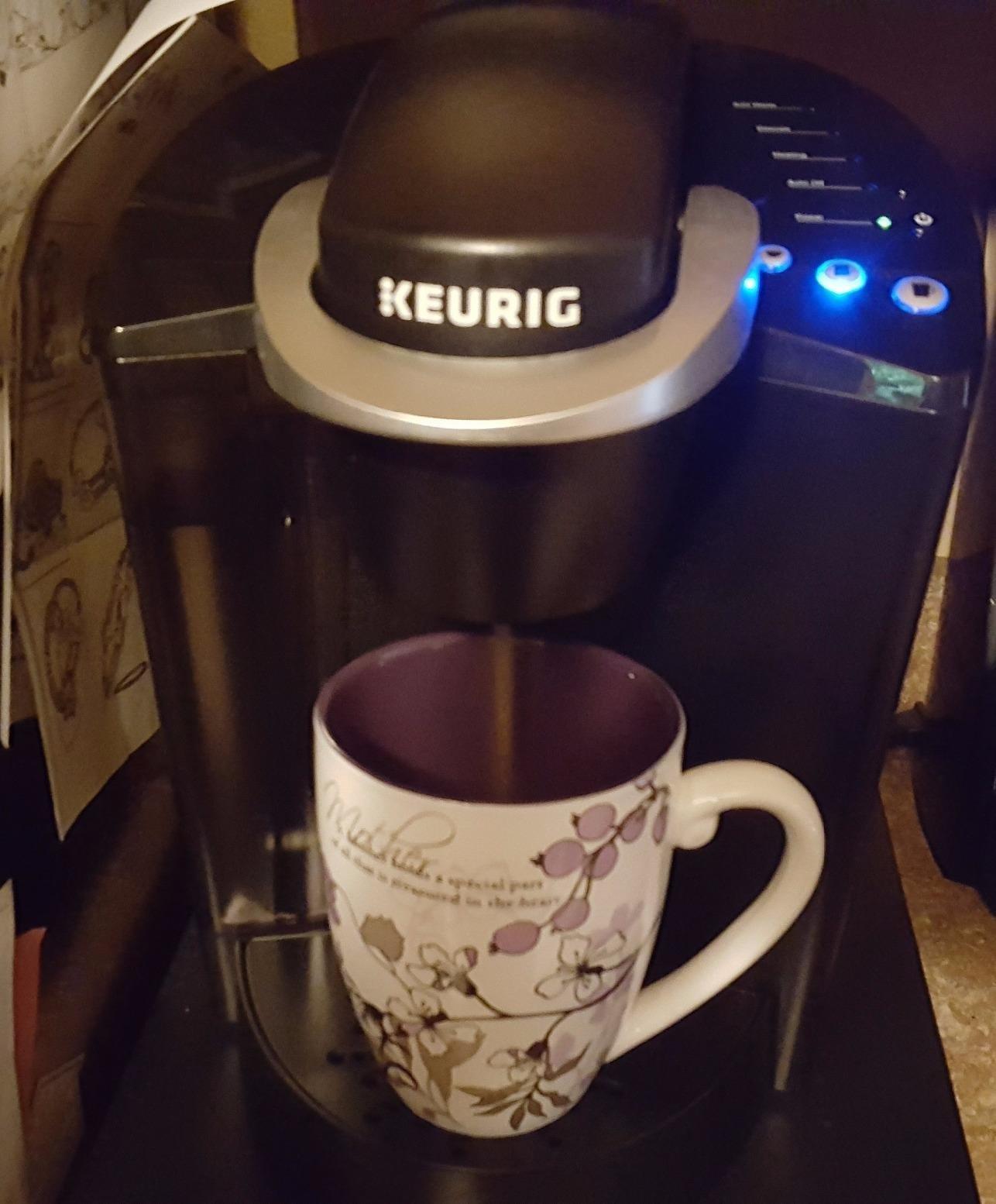 Keurig K-Classic Single Serve K-Cup Pod Coffee Maker, with 3 Brew Sizes, 48oz Removable Reservoir, Black customer photo 2