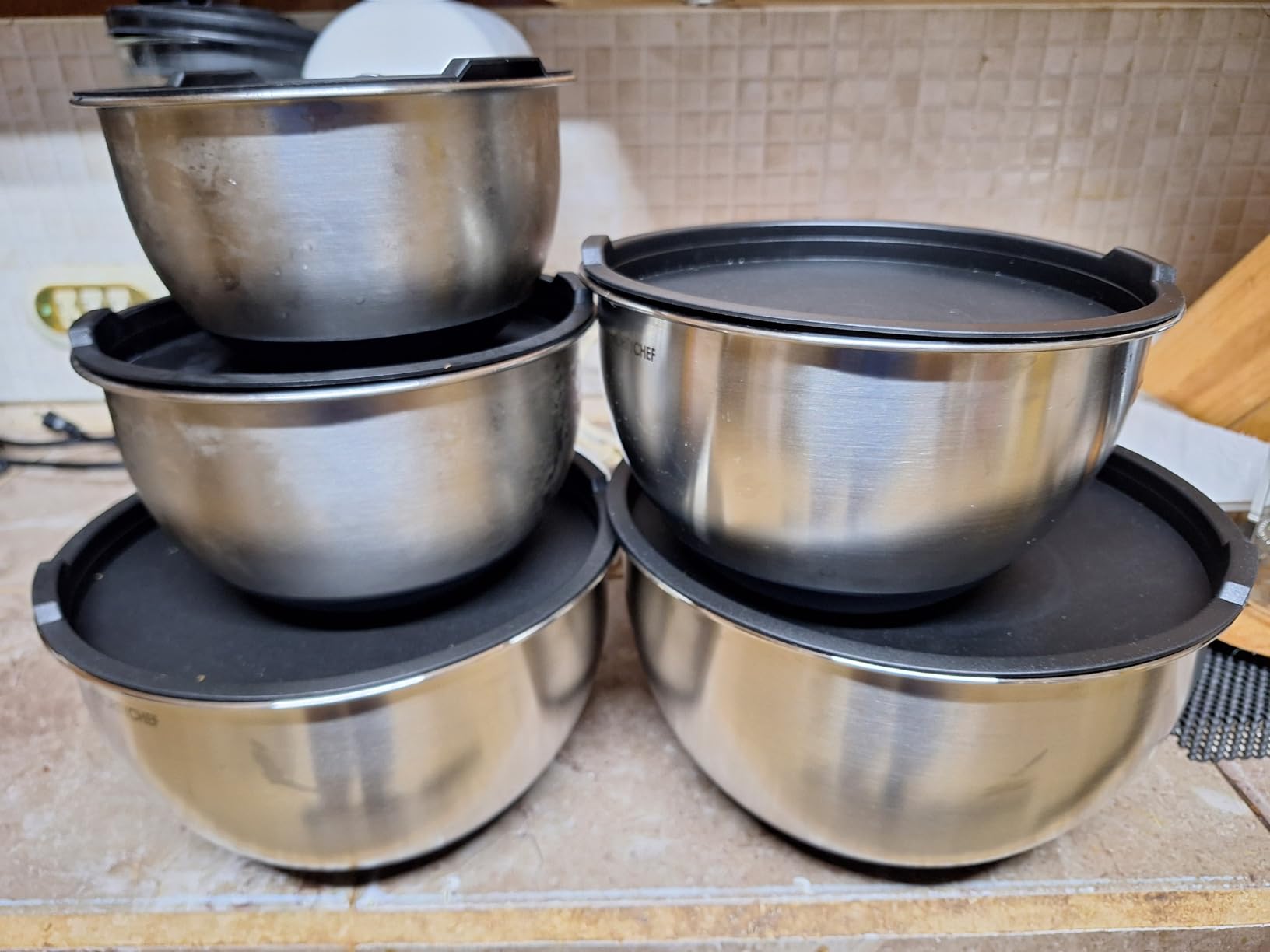Priority Chef Premium Mixing Bowls With Lids Set, Airtight Lids, Thicker Stainless Steel, Non-Slip Base, 5 Nesting Steel Bowls for Kitchen, Large Prep Metal Bowl Set 1.5/2/3/4/5 Qt, Black - Customer Photo 2