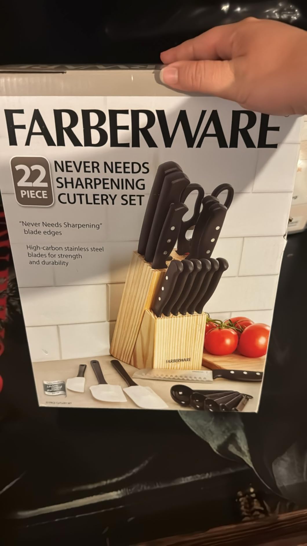 Farberware 22-Piece Never Needs Sharpening Triple Rivet High-Carbon Stainless Steel Knife Block and Kitchen Tool Set, Black - Customer Photo 4