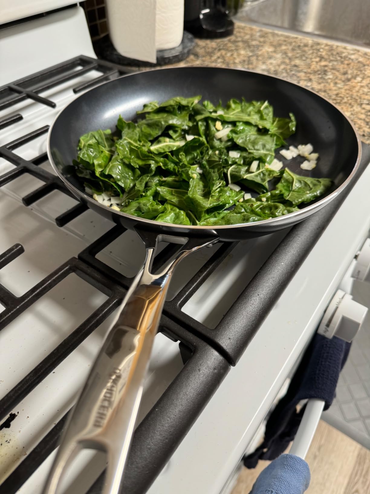 KYOCERA Ceramic Frying Pan with Ceramic Non-Stick Coating, 12 inches, PFAS/PTFE Free, Stainless Steel Handle, Suitable for All Stove Types - Customer Photo 3