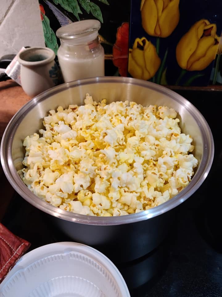 Franklin's Gourmet Popcorn Popper - 6 Quarts Original Stovepop Popcorn Maker - Delicious & Healthy Movie Theater Popcorn - Homemade Popcorn Machine Just Like the Movies - Customer Photo 2