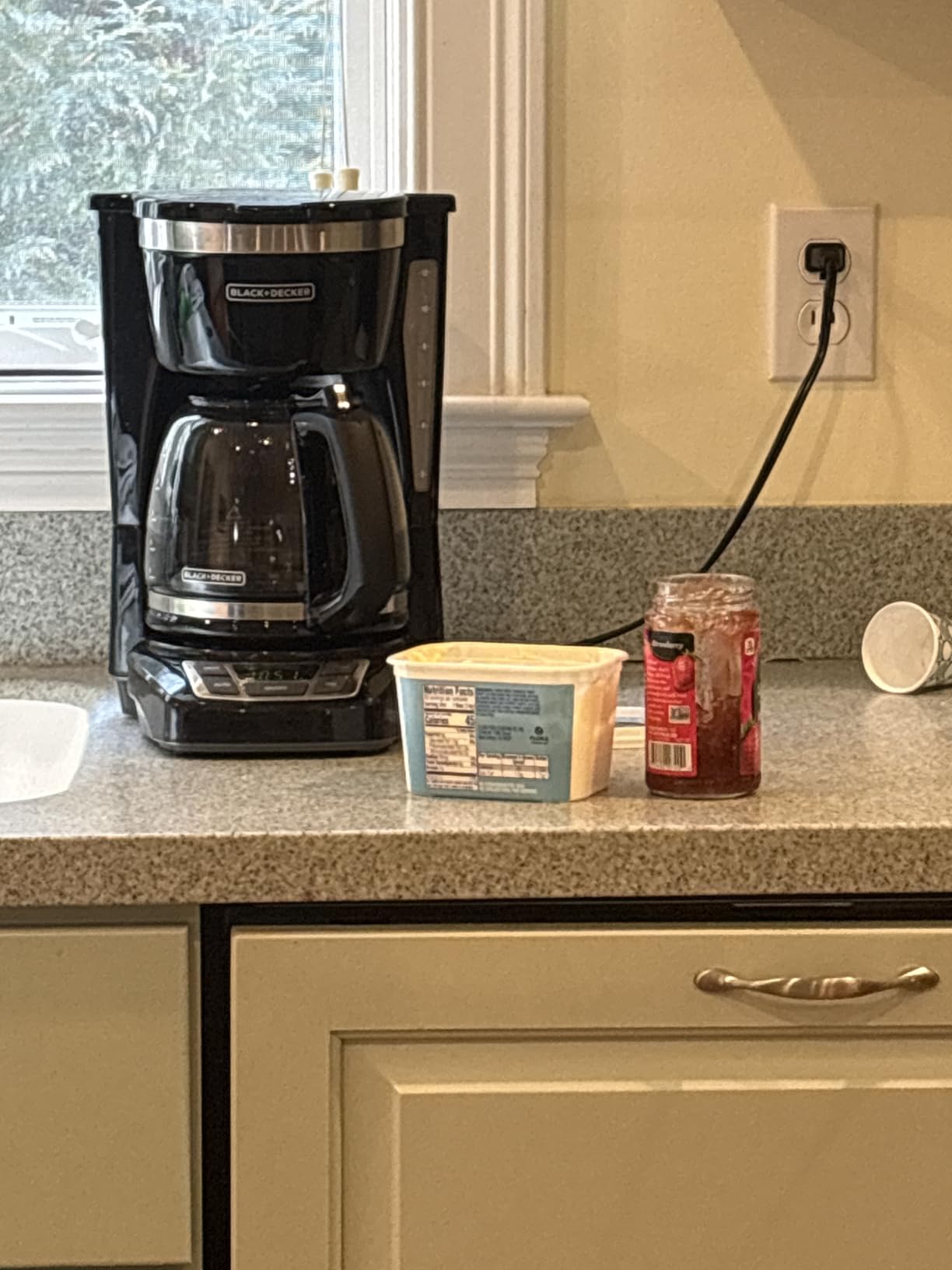 BLACK+DECKER 12-Cup Digital Coffee Maker, Programmable, Washable Basket Filter, Sneak-A-Cup, Auto Brew, Water Window, Keep Hot Plate, Black - Customer Photo 2