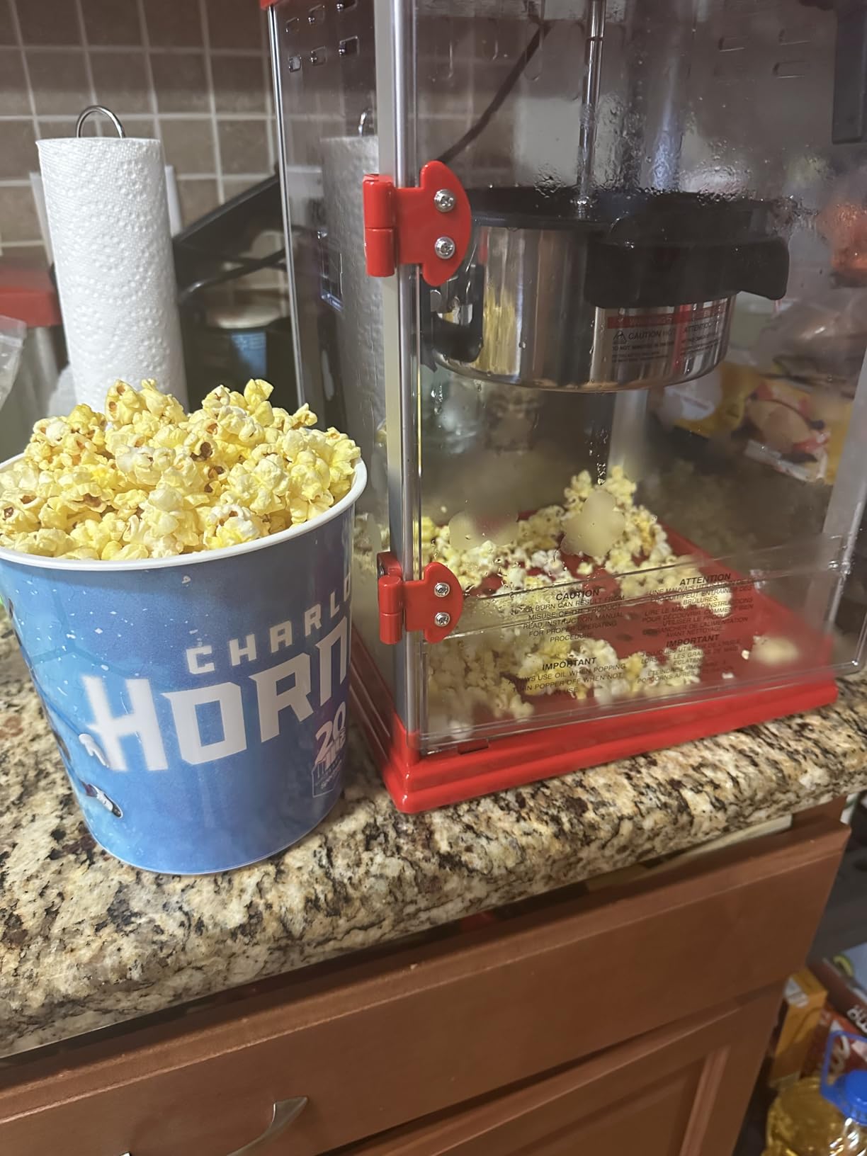 West Bend Stir Crazy Movie Theater Popcorn Popper, Gourmet Popcorn Maker Machine with Nonstick Popcorn Kettle, Measuring Tool and Popcorn Scoop for Popcorn Machine, 4-Qt., Red - Customer Photo 2