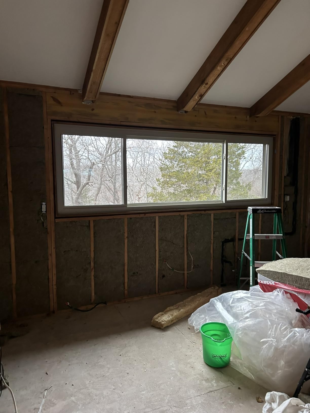 BLACK+DECKER 9 inch Electric Carving Knife, Comfort Grip Handle & Safety Lock Button, Stainless Steel Blades and Dishwasher Safe Parts, Corded, White customer photo 1