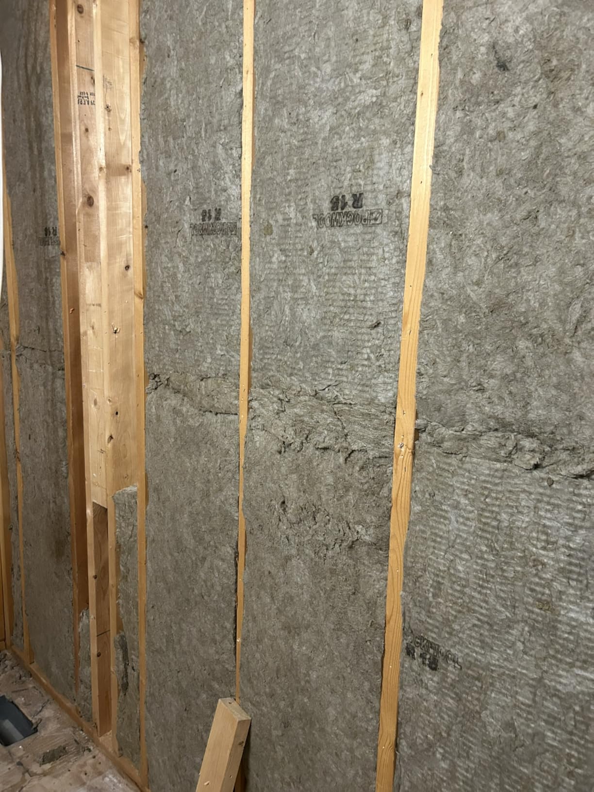 BLACK+DECKER 9 inch Electric Carving Knife, Comfort Grip Handle & Safety Lock Button, Stainless Steel Blades and Dishwasher Safe Parts, Corded, White customer photo 2