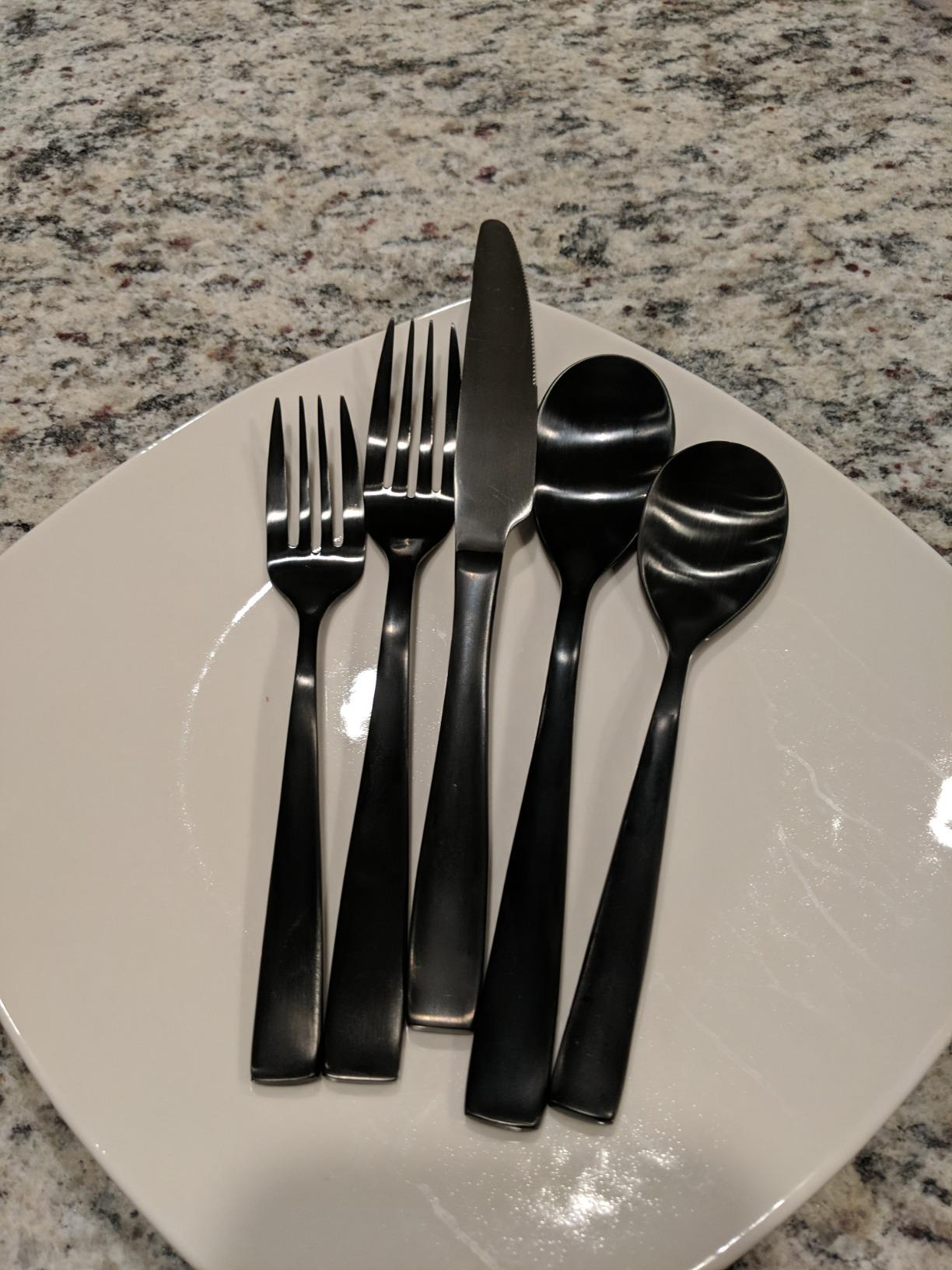 Mikasa Delano Gold Plated 20-Piece Stainless Steel Flatware Set, Service for 4 - Customer Photo 3