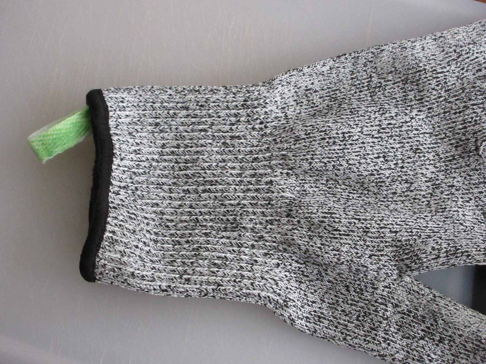 Dowellife Cut Resistant Gloves Food Grade Level 5 Protection, Safety Kitchen Cut Gloves for Chef Oyster Shucking Mandolin Knife Butcher Meat Cutting customer photo 2