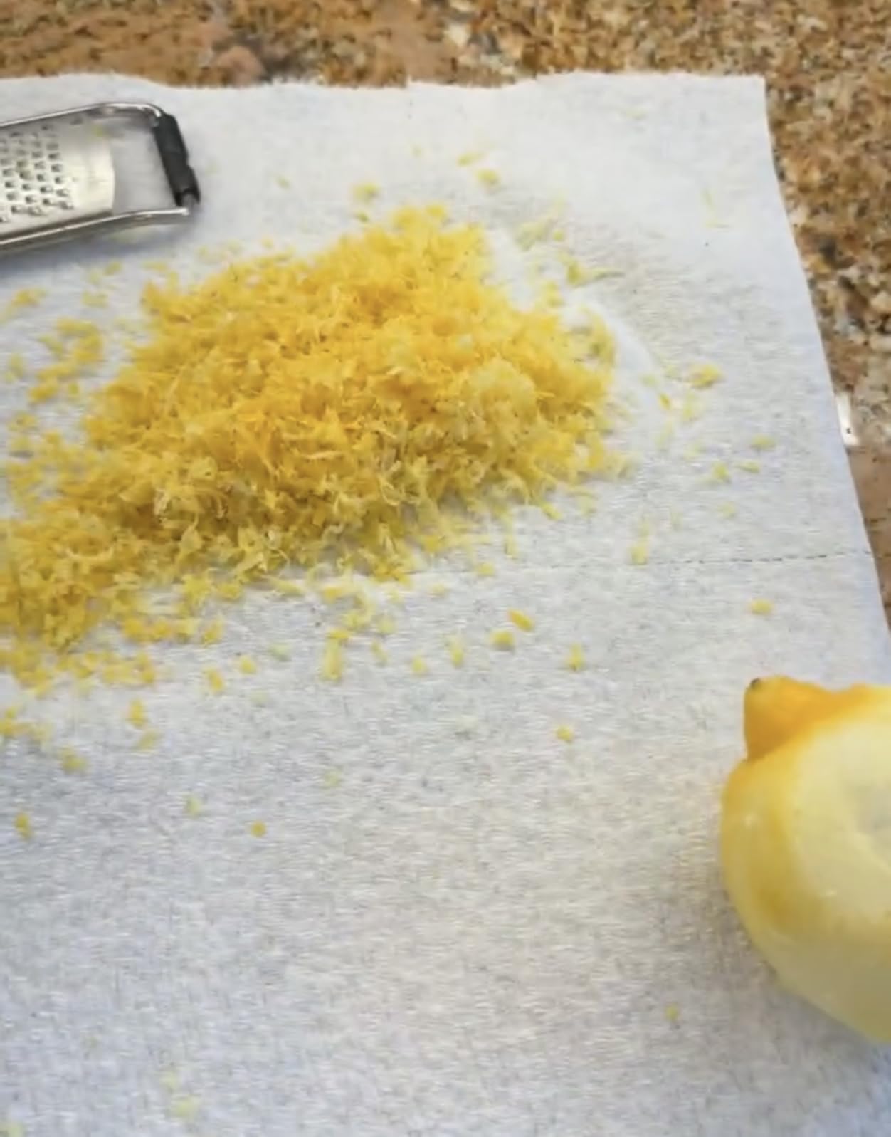 PRO Lemon Zester & Heavy Duty Cheese Grater & Vegetable Grater - Parmesan Cheese Lemon, Garlic, Nutmeg, Chocolate, Fruits, Vegetables, Ginger Grater - Cheese Shredder & Stainless Steel Grater customer photo 1