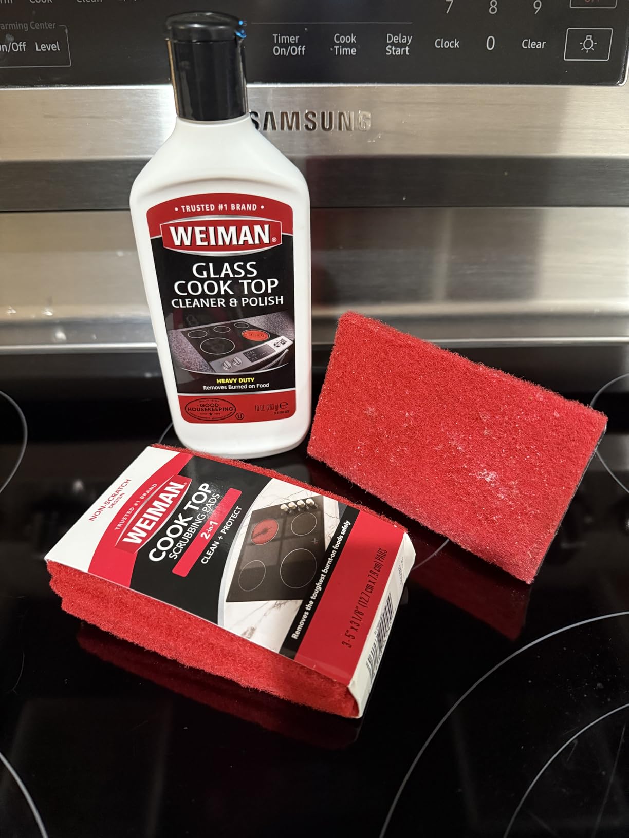 Weiman Ceramic and Glass Cooktop Cleaner - Heavy Duty Cleaner and Polish (10 Ounce Bottle and 3 Scrubbing Pads) - Customer Photo 2