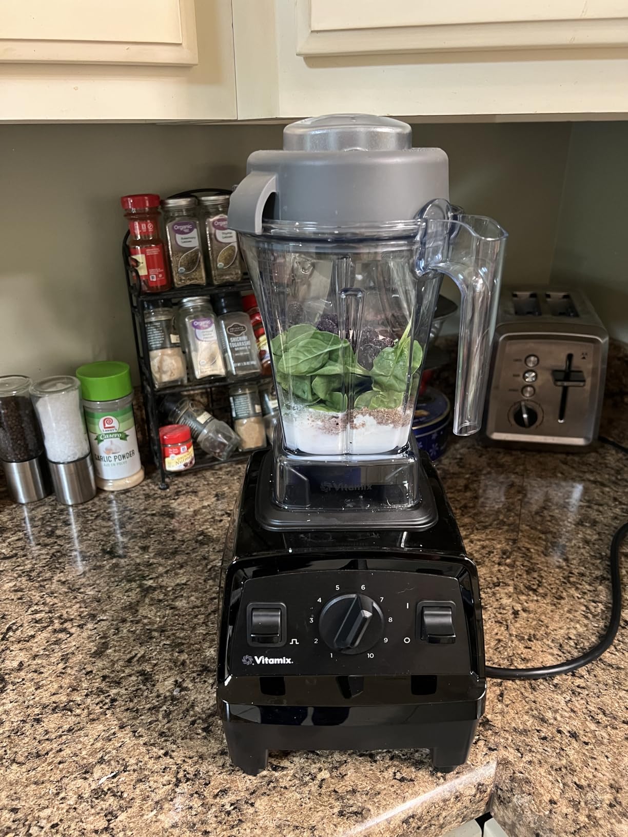 Vitamix Explorian E310 Blender, Professional-Grade Kitchen Blender for Smoothies, Soups, Juices and More, 10-Speed, Stainless Steel Blades, Self-Cleaning Kitchen Appliance, 48 Oz Container, Black - Customer Photo 4