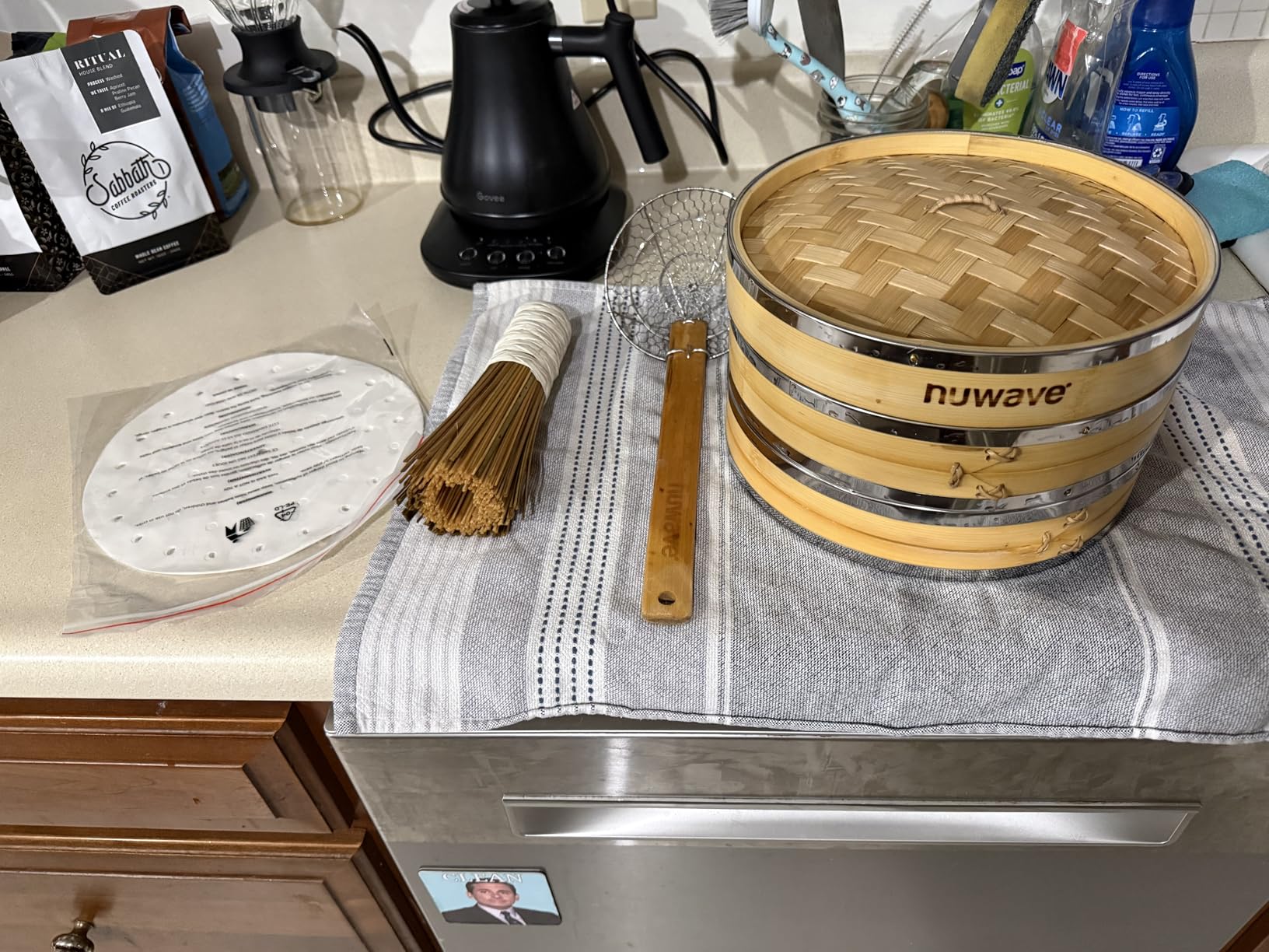 Nuwave Mosaic Induction Wok, Precise Temp Controls from 100°F to 575°F in 5°F, Wok Hei, Infuse Complex Charred Aroma & Flavor, 3 Watts 600,900 & 1500, Authentic 14-inch Carbon Steel Wok Included, Black customer photo 1