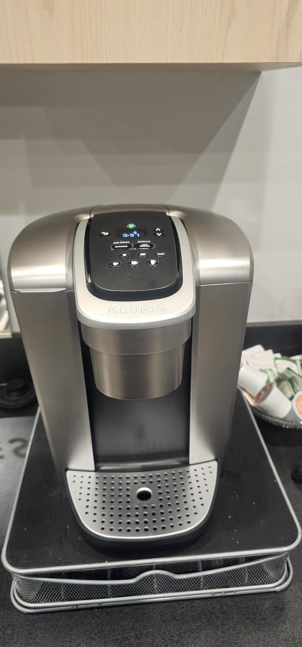 Keurig K-Elite Single Serve K-Cup Pod Coffee Maker, with Strength and Temperature Control, Iced Coffee Capability, 8 to 12oz Brew Size, Programmable, Brushed Silver - Customer Photo 4