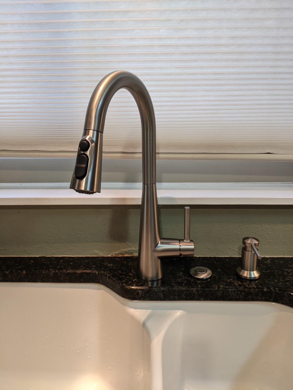 Moen Sleek Spot Resist Stainless Motionsense Wave Sensor Touchless One-Handle High Arc Pulldown Modern Kitchen Faucet Featuring Power Clean, 7864EWSRS - Customer Photo 1
