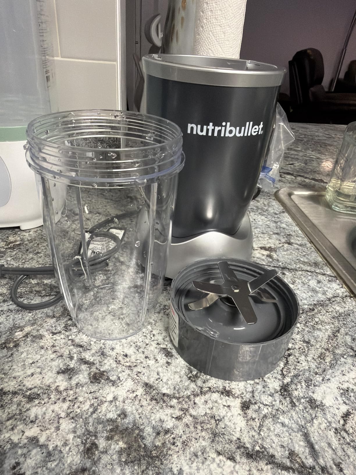 NutriBullet Personal Blender, Shakes, Smoothies, 600 Watt, NBR-0601WM, Dark Gray customer photo 1