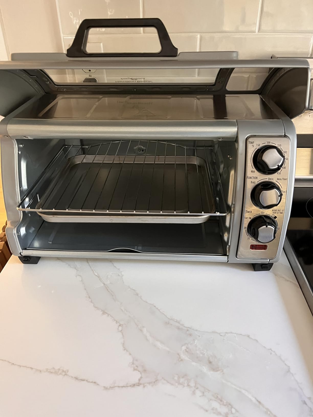 Hamilton Beach 6 Slice Convection Toaster Oven With Easy Reach Roll-Top Door, Bake, Broil & Toast Functions, Auto Shutoff, Silver (31123DA) - Customer Photo 3