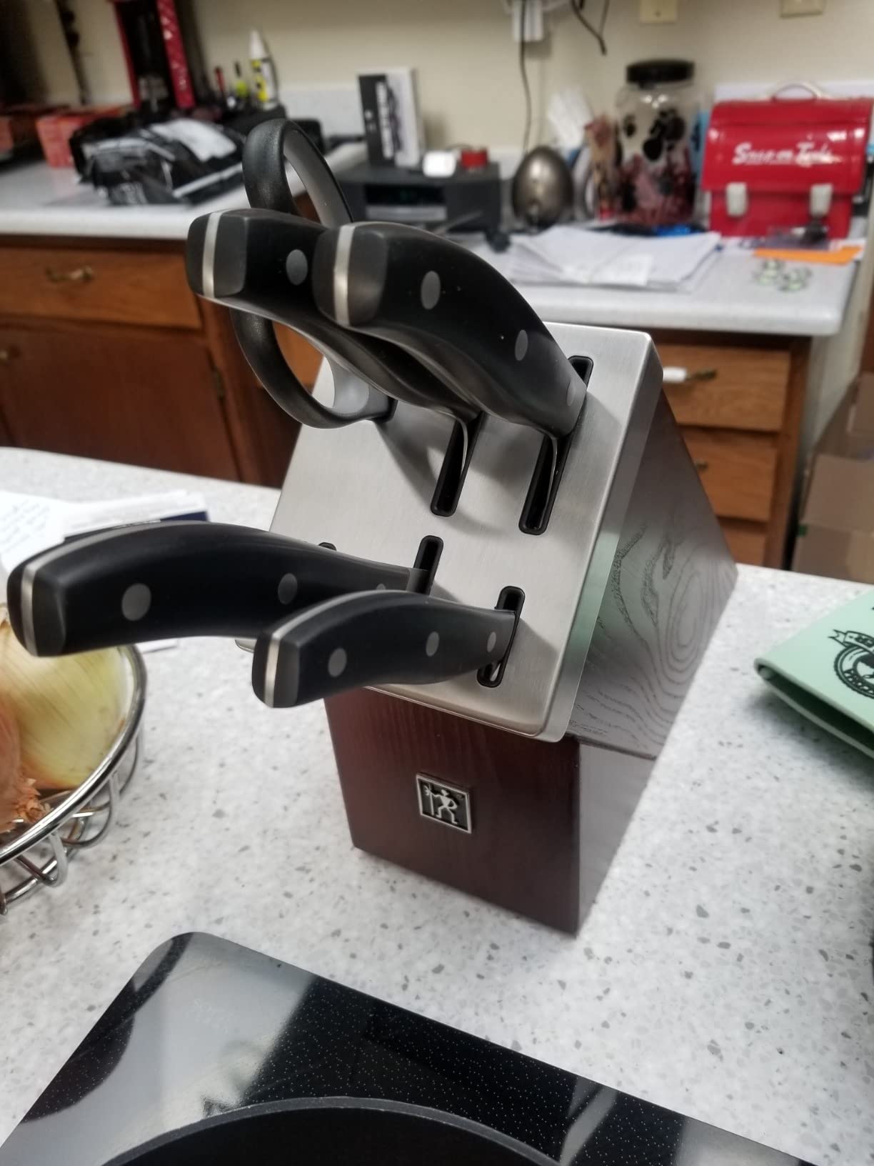 HENCKELS Definition 7-Piece Self-Sharpening Razor-Sharp Knife Block Set for Paring, Santoku, Utility, Chefs, Carving, Kitchen Shears, German Engineered Informed by 100+ Years of Mastery, Black - Customer Photo 2