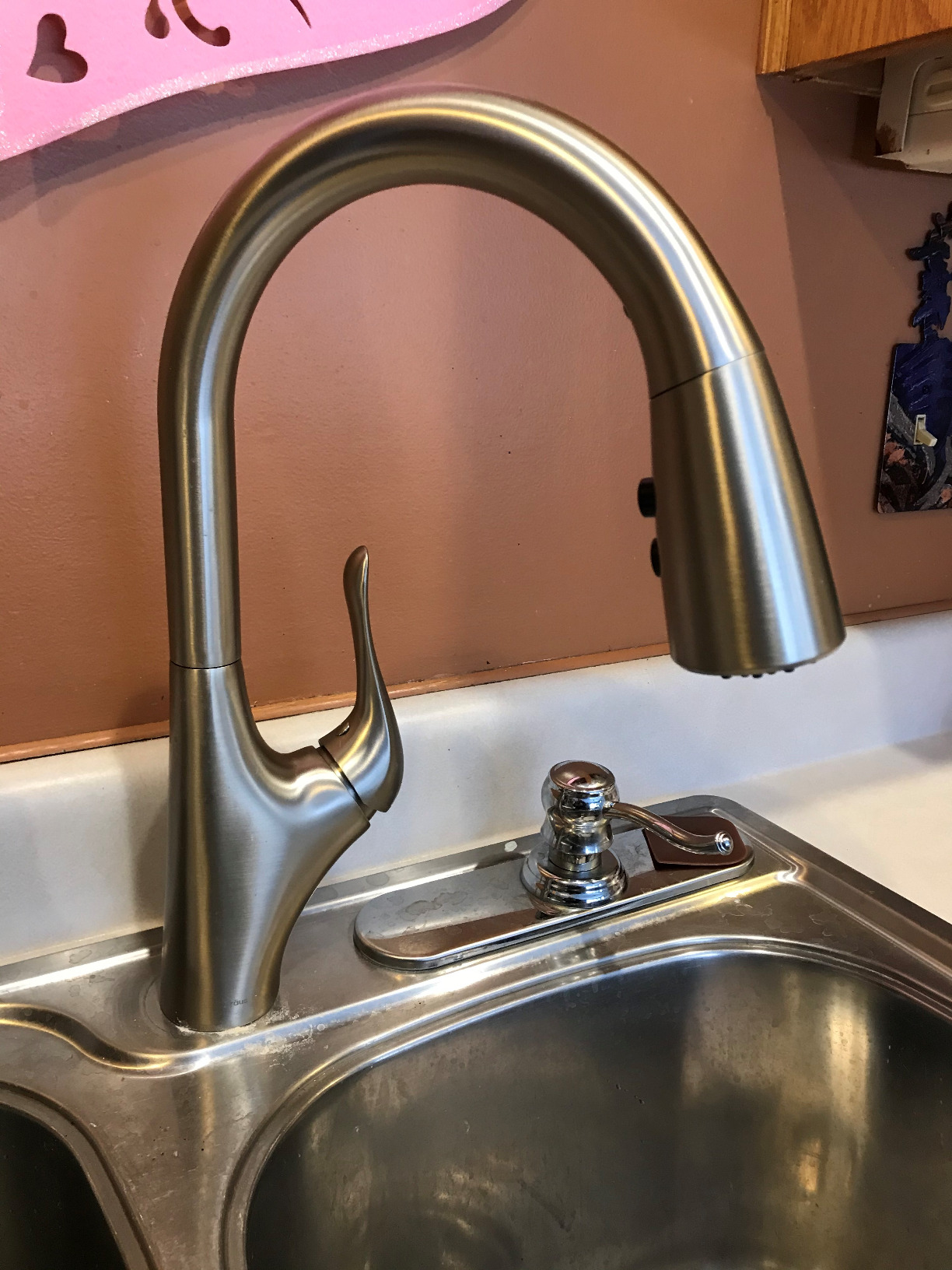 Moen Brecklyn Glacier White One-Handle Single-Hole Kitchen Faucet with Pull-Out Sprayer and Power Clean, Optional Deckplate Included, 87557W - Customer Photo 1