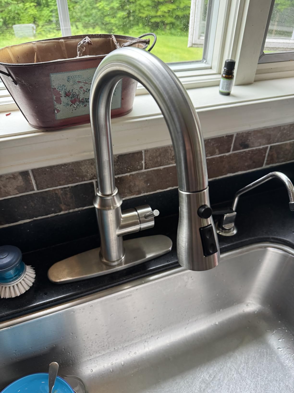 Arofa Kitchen Faucet with Pull Down Sprayer, Brushed Nickel Kitchen Sink Faucet 1-3 Hole Single Handle High Arc Stainless Steel Commercial Modern Kitchen Faucets for RV/Laundry/Outdoor/Farmhouse Sink - Customer Photo 1